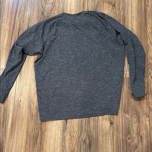 Nike Men's navy blue Long Sleeve Swim Shirt - Picture 3 of 3